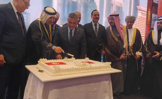 Tunisie-Qatar : L&rsquo;ambassade de l&rsquo;État du Qatar en Tunisie célèbre la fête nationale sous le slogan « Avec vous elle s&rsquo;élève, de vous elle attend » mettant en valeur la coopération économique tuniso-qatari ainsi que l&rsquo;importance du maintien de la paix dans la région