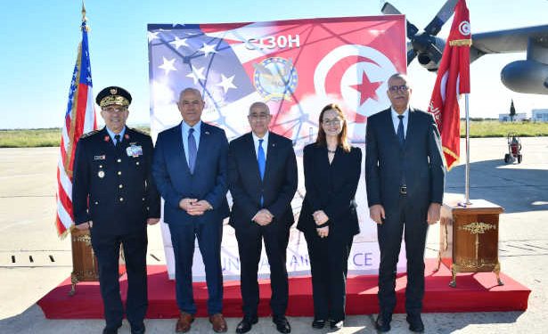 Coopération militaire tuniso-américaine : L&rsquo;armée de l&rsquo;air reçoit un avion de transport militaire C-130