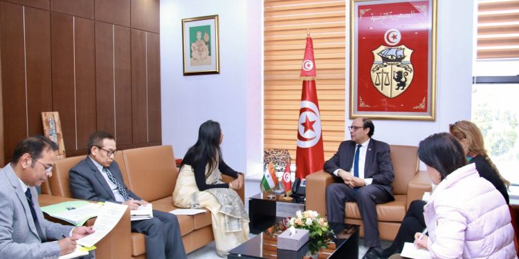 Tunisie-Inde : Le renforcement de la coopération entre la Tunisie et l&rsquo;Inde dans le secteur numérique  au cœur de la rencontre entre le ministre des technologies de la communication et l&rsquo;ambassadeur de l&rsquo;inde en Tunisie, Dr.Devyani Uttam Kabragad