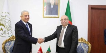 Tunisie-Algérie : Le ministre de la Santé, Mustapha Ferjani, en visite en Algérie pour renforcer la coordination et la coopération dans le secteur de la santé