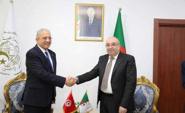 Tunisie-Algérie : Le ministre de la Santé, Mustapha Ferjani, en visite en Algérie pour renforcer la coordination et la coopération dans le secteur de la santé