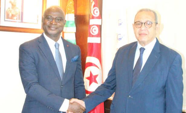 Tunisie : Promouvoir l’intégration économique africaine et construire un marché commun sans barrières douanières au cœur de la réunion entre le président de l’UTICA et l’ambassadeur ivoirien