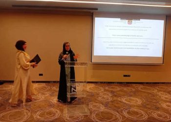 Sable et Jasmin : La Force Partagée des Femmes Émiraties et Tunisiennes