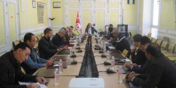 Retour des Tunisiens du golfe et Moyen-Orient : une cellule de veille régionale mise en place à Tunis