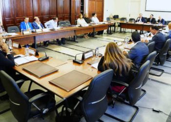 Code des changes : le Parlement poursuit les consultations sur une réforme jugée stratégique