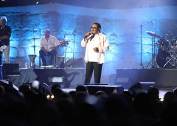 Cheb Khaled fait chavirer Carthage : le Roi du Raï offre une nuit d’émotion, de nostalgie et de communion