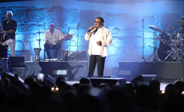 Cheb Khaled fait chavirer Carthage : le Roi du Raï offre une nuit d’émotion, de nostalgie et de communion