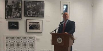 Diplomatie culturelle : l’ambassade des États-Unis dévoile sa nouvelle collection « Art in Embassies » à Sidi Bou Saïd