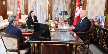 Réunion au Palais de Carthage autour des équilibres économiques et sociaux