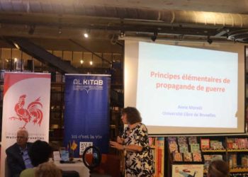 À Tunis, Anne Morelli invite à décrypter les mécanismes de la propagande de guerre