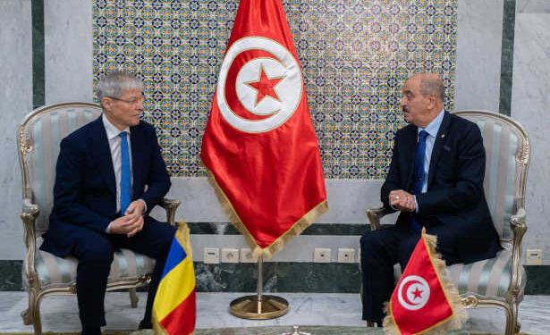 Vers le Sommet de la Francophonie : Tunis reçoit le candidat roumain à la tête de l’OIF