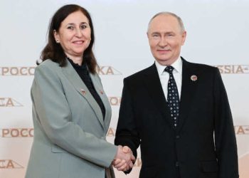 Sommet Russie-Afrique : La cheffe du gouvernement, Sarra Zaafrani Zenzri reçue au Kremlin par Vladimir Poutine